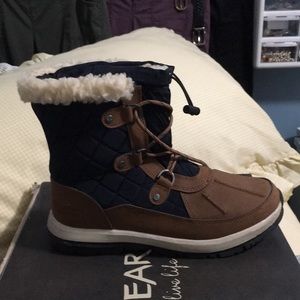 Women’s bear paw boots